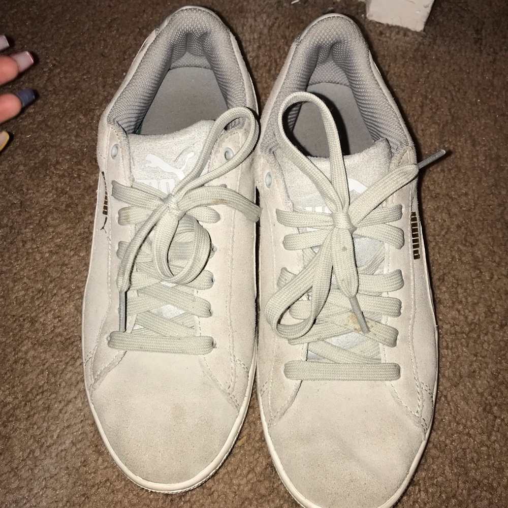 GREY PUMAS